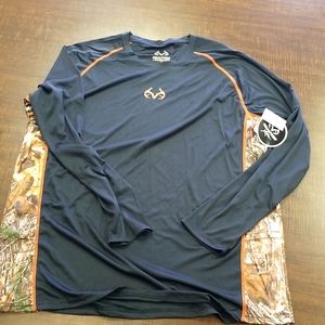 Real tree by Buckhorn river